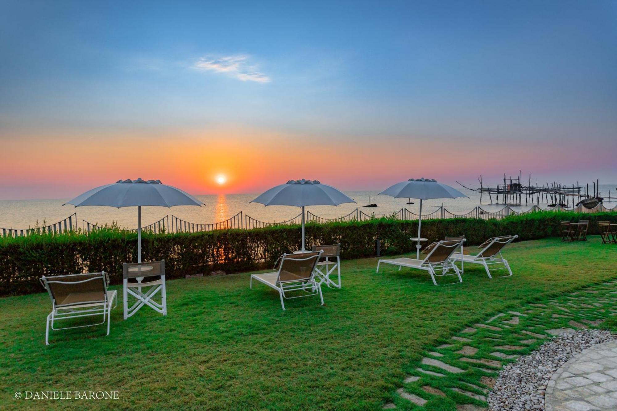 Baia Delphis Resort Vasto Exterior foto